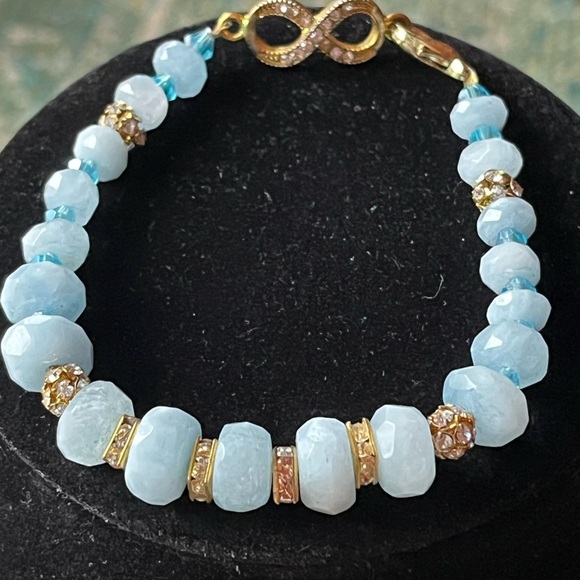 Nice quality Gold and Blue Jewelry Set - Picture 3 of 6